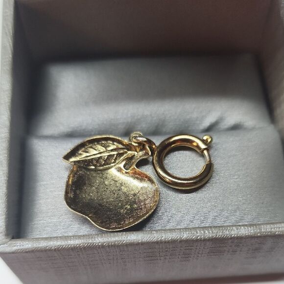 Gold tone Apple Charm - Picture 3 of 4